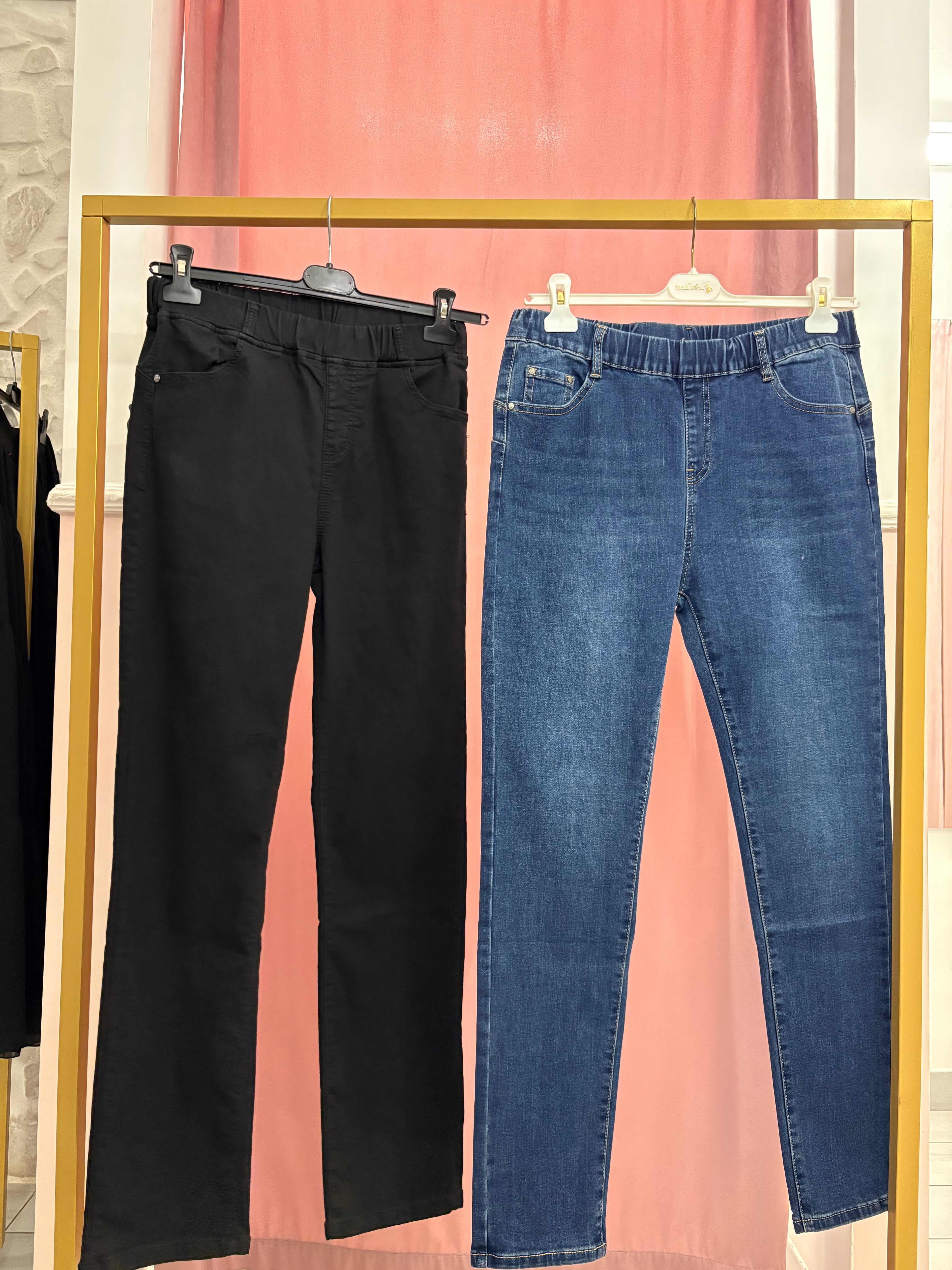 Jeans a sigaretta