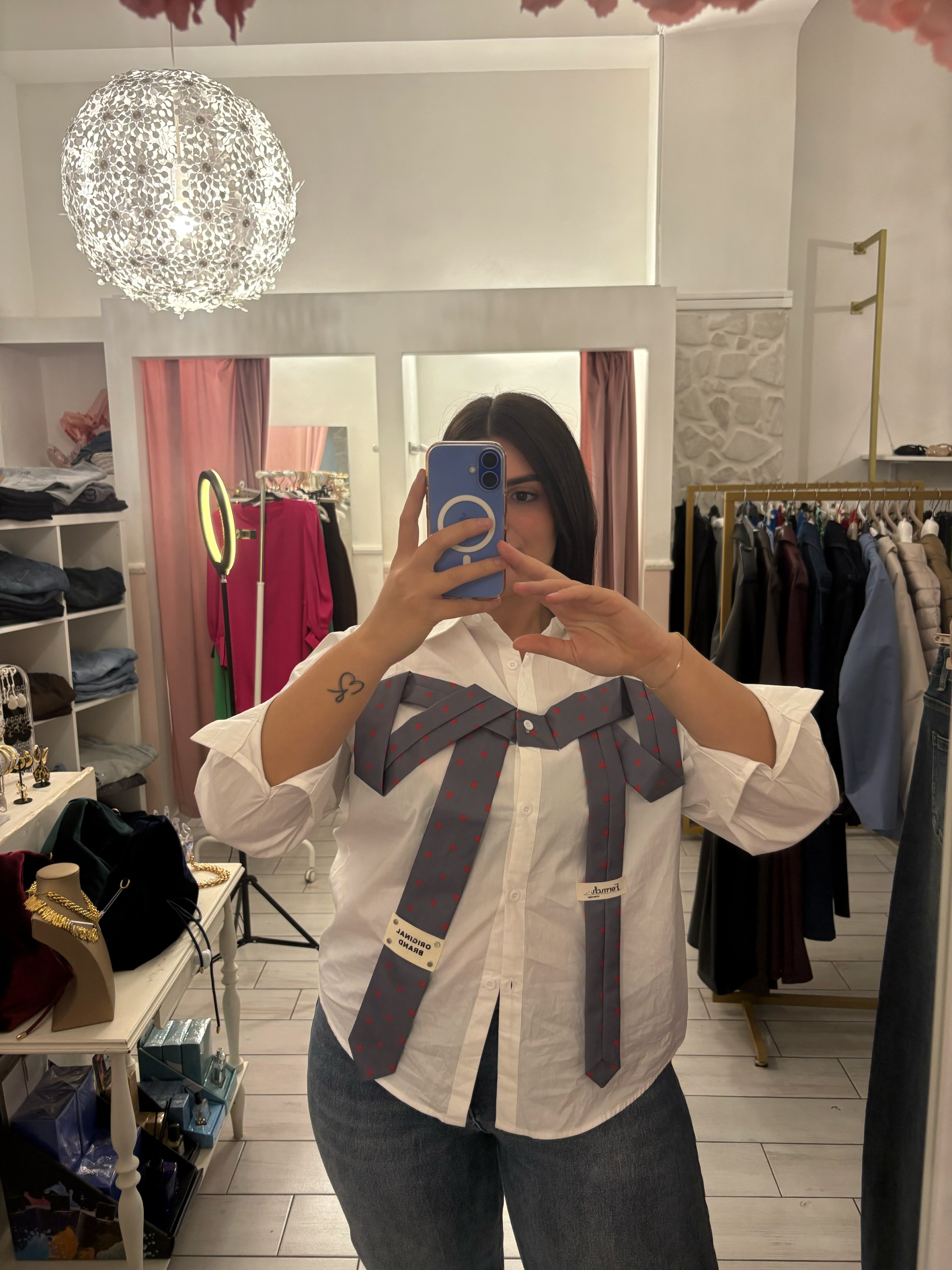 Camicia cravatta a fiocco
