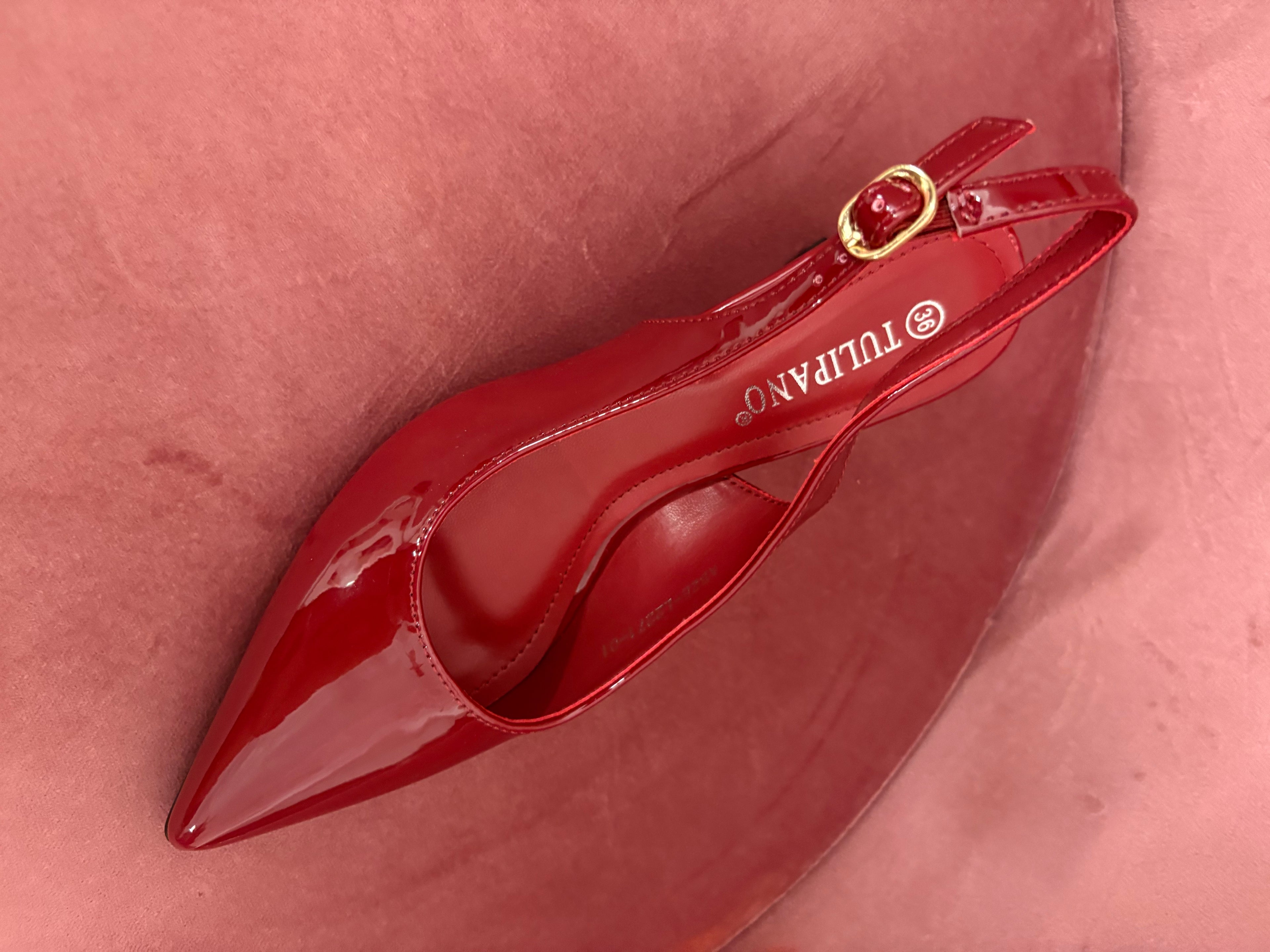 Décolleté in vernice