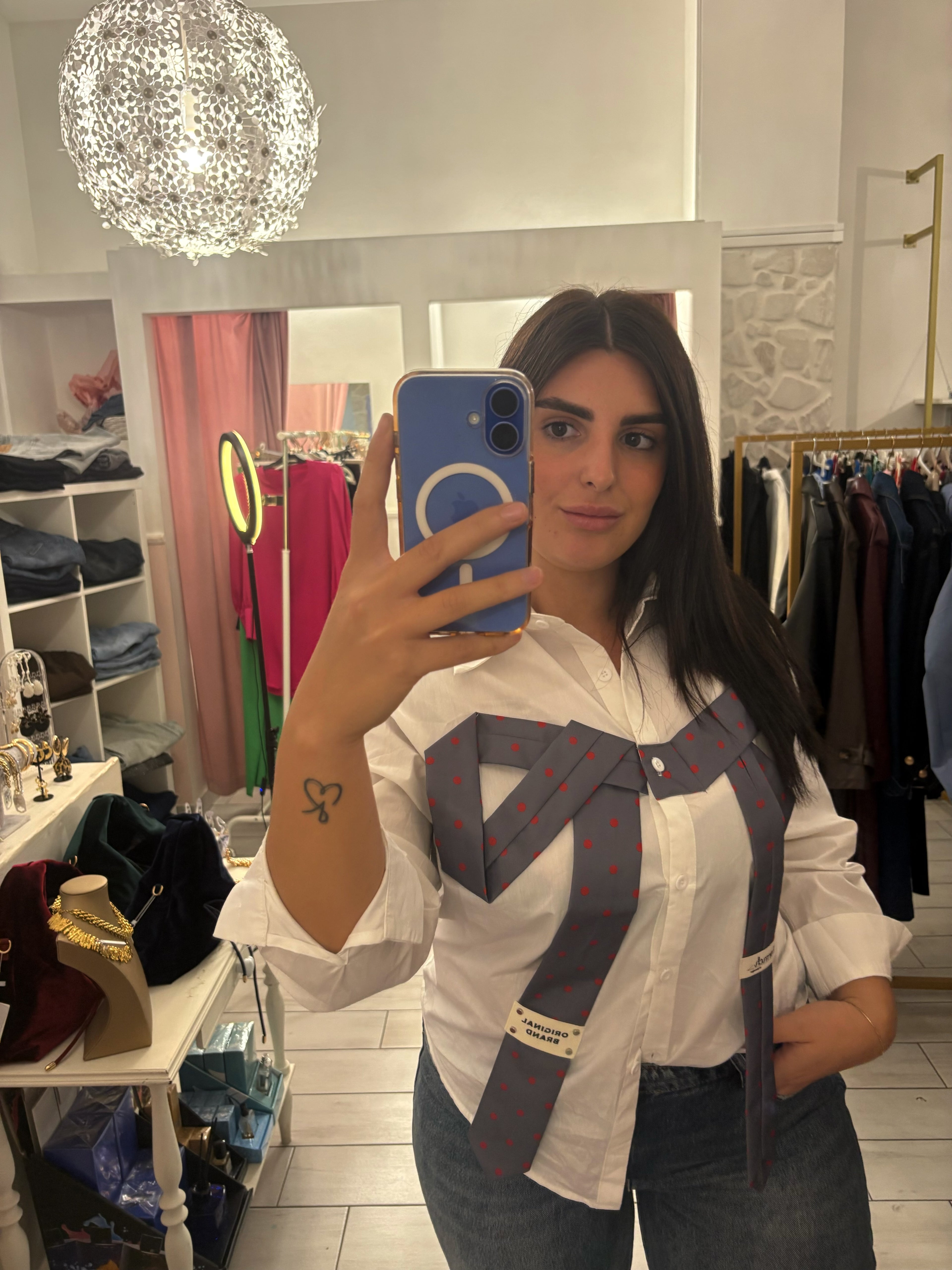 Camicia cravatta a fiocco