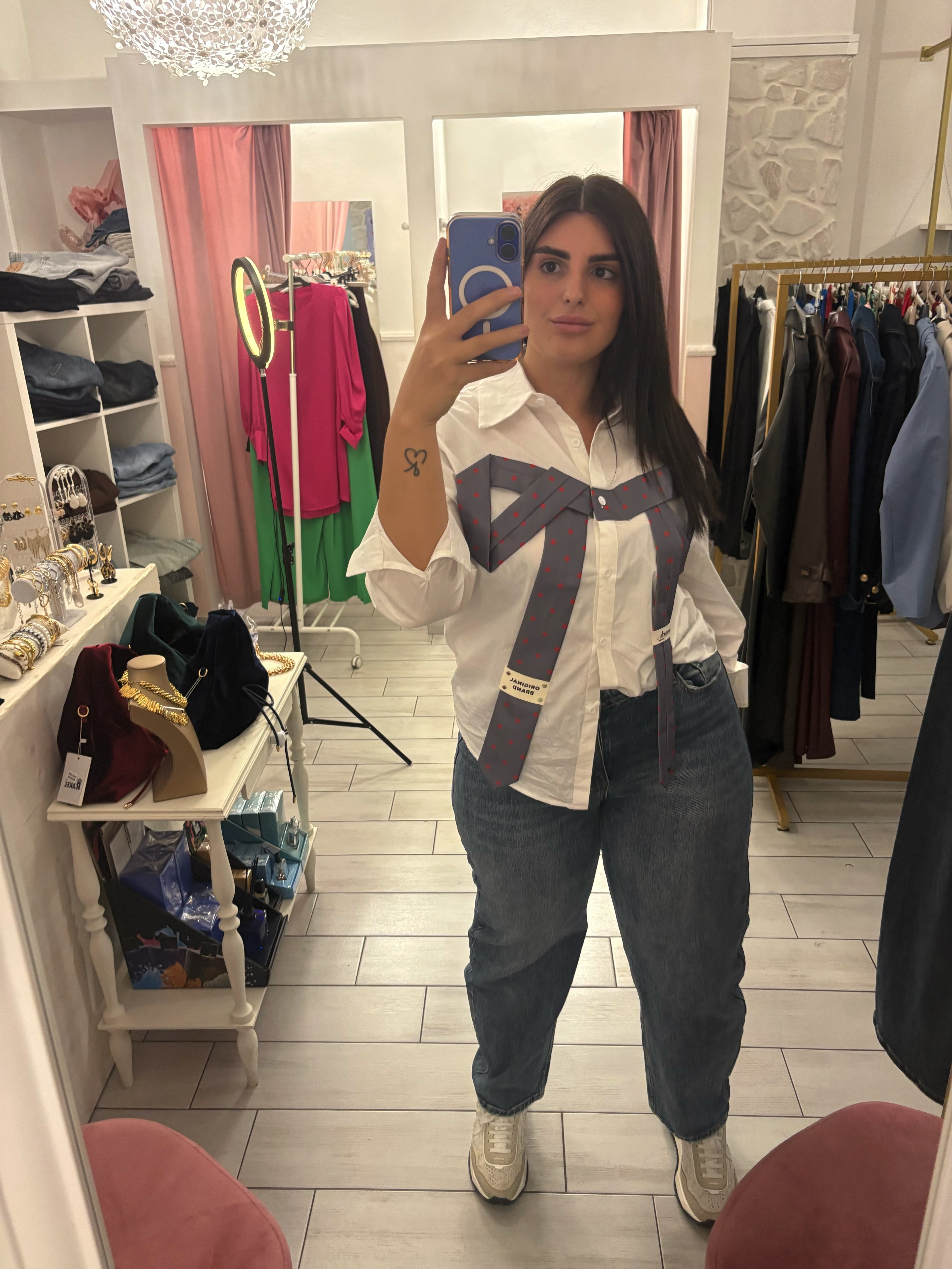 Camicia cravatta a fiocco