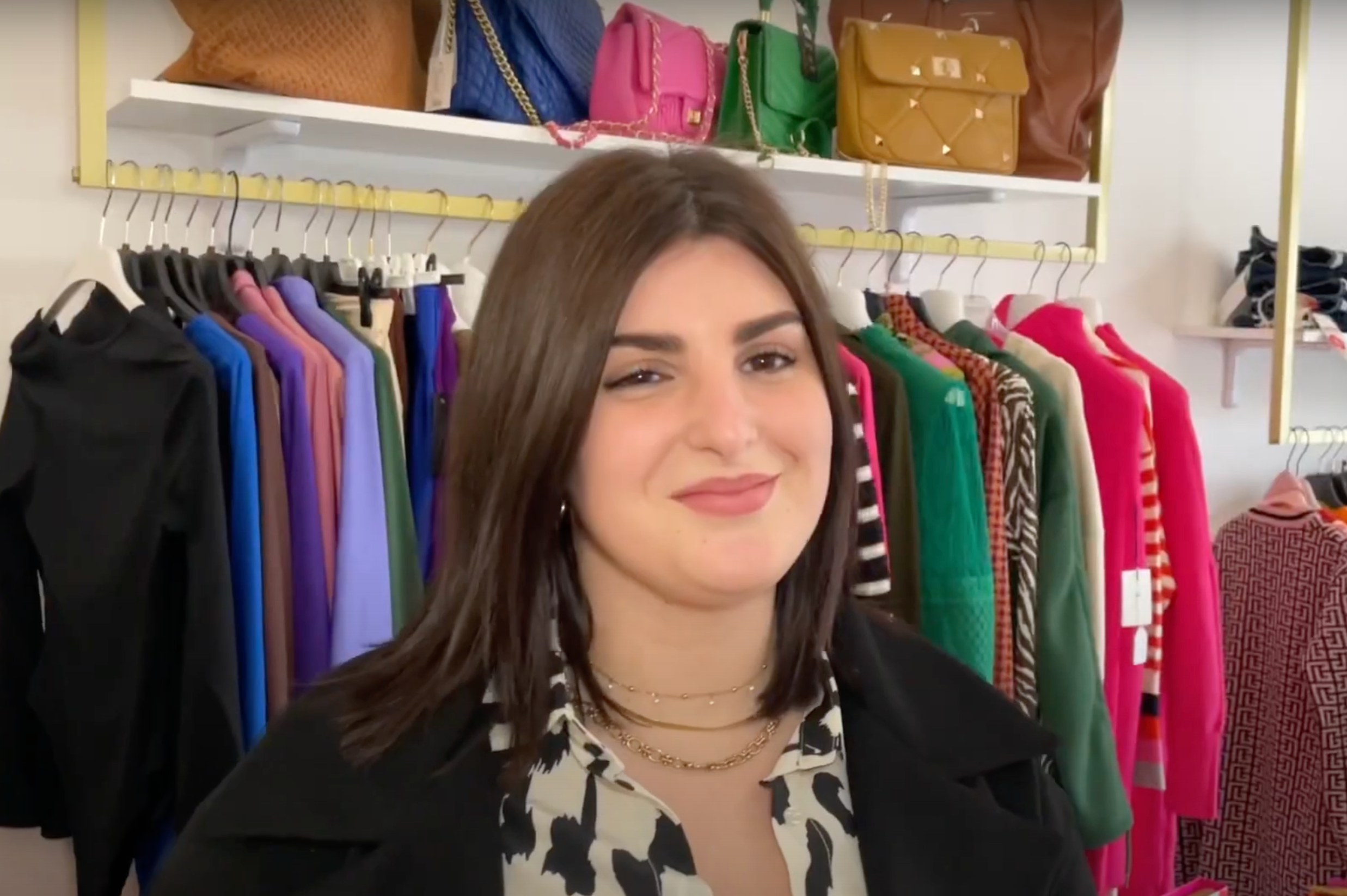 Carica il video: 